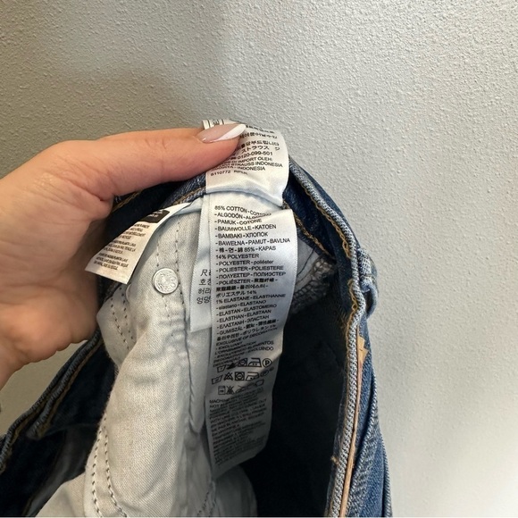 Levi’s Wedgie Straight Jeans High Waisted Button Fly Size 28 Women’s Medium Wash - Picture 11 of 11